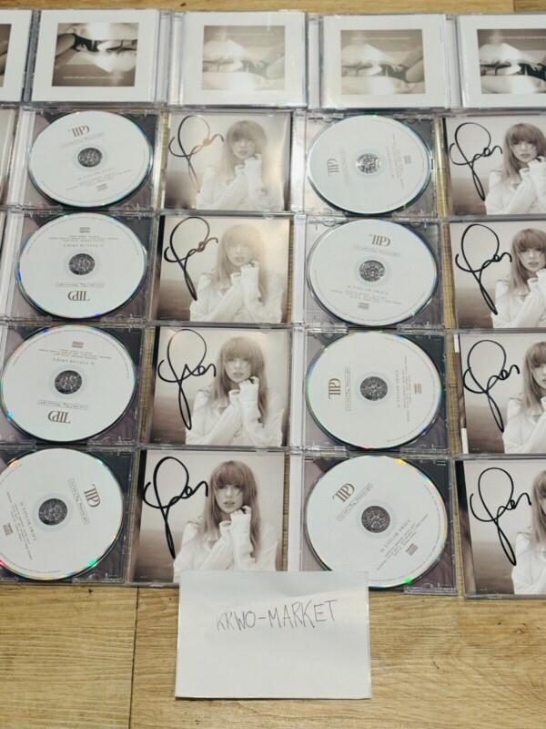 Taylor Swift The Tortured Poets Department CD Bonus HAND SIGNED PHOTO INHAND | Tuloimportas.com