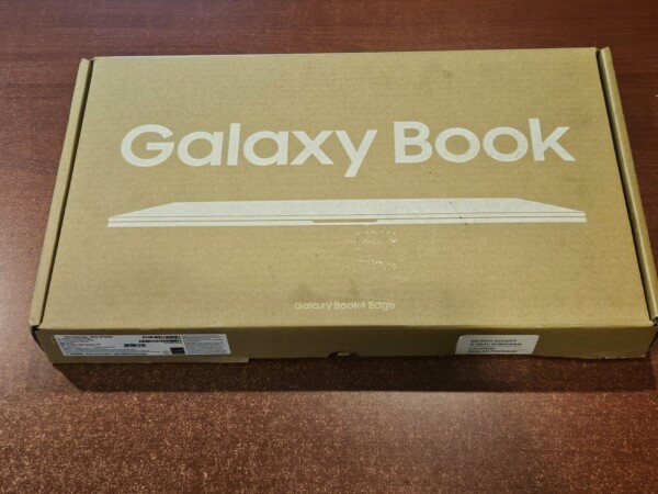 NEW Samsung Galaxy Book4 Edge - Copilot+ PC - 15.6